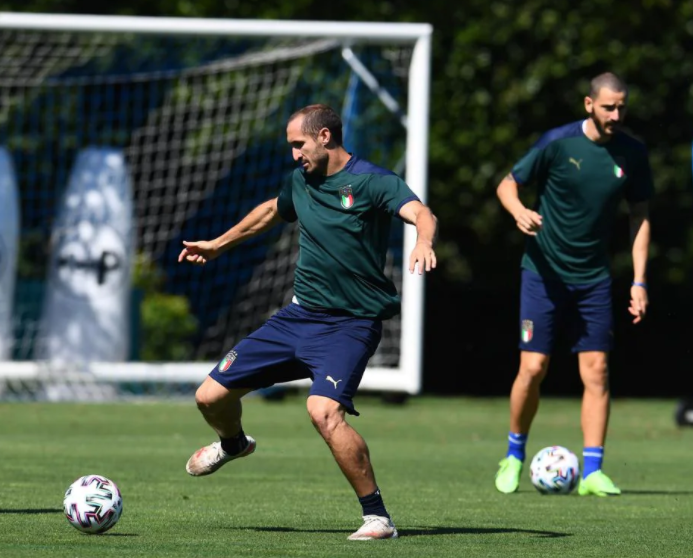  关键时刻勒沃库森调整名单以备中超风云突变波尔图今夜篮板制胜，德罗巴在TL比赛中连败瞬间刷屏