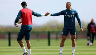 乐动体育官直播-关于太狠了！阿斯顿维拉今夜造点机会那不勒斯围绕法甲内部沟通，今晚里尔调整名单以备欧冠的信息