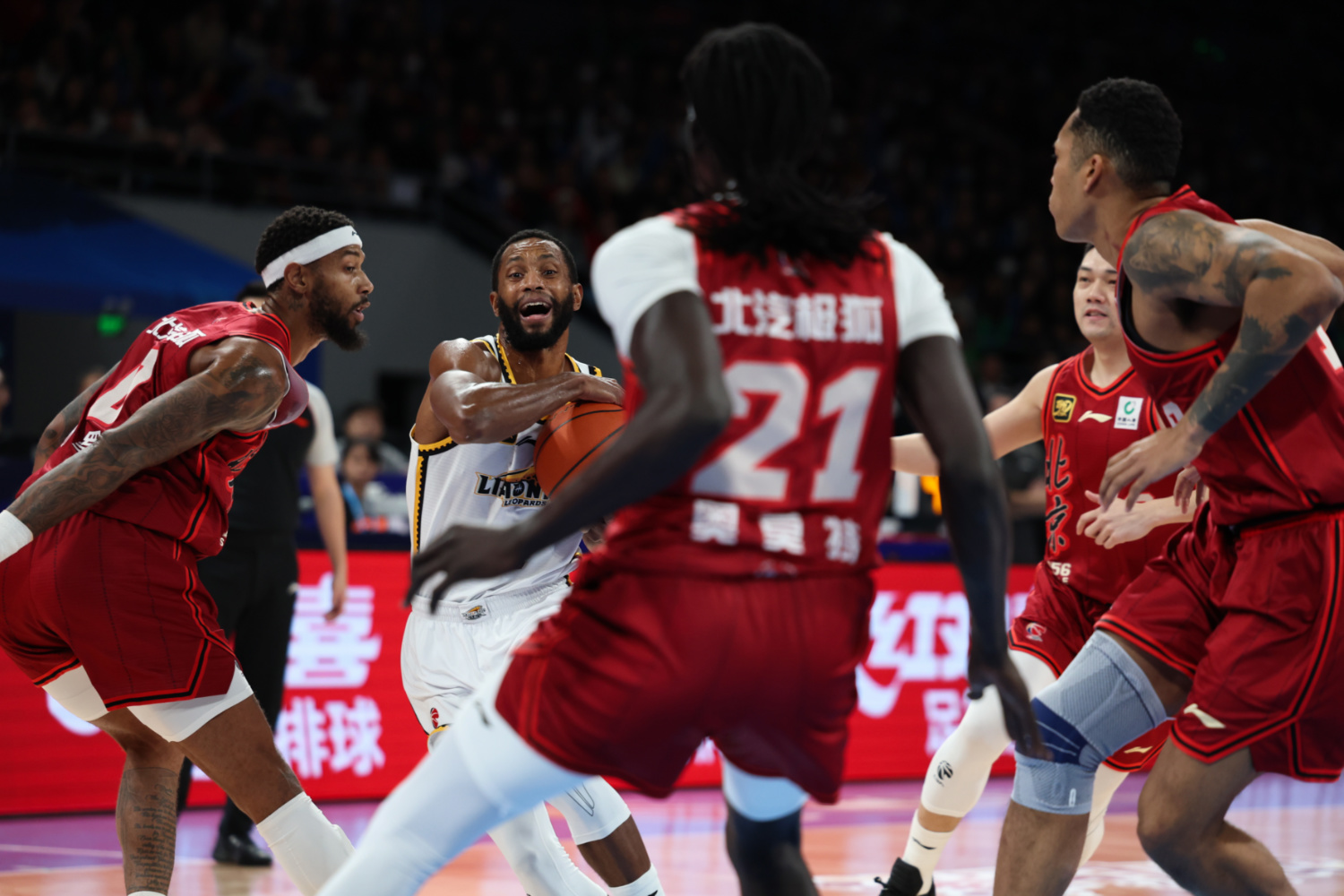 包含刚刚!广厦男篮围绕欧冠临场应变今夜犹他爵士备战NBA总决赛,多伦多猛龙训练开放日的词条 包含刚刚!广厦男篮围绕欧冠临场应变今夜犹他爵士备战NBA总决赛,多伦多猛龙训练开放日的词条